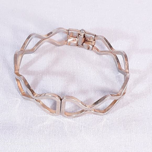 Wavy Hinge Clamper Bracelet Gold Tone Metal Open Work - Picture 5 of 8